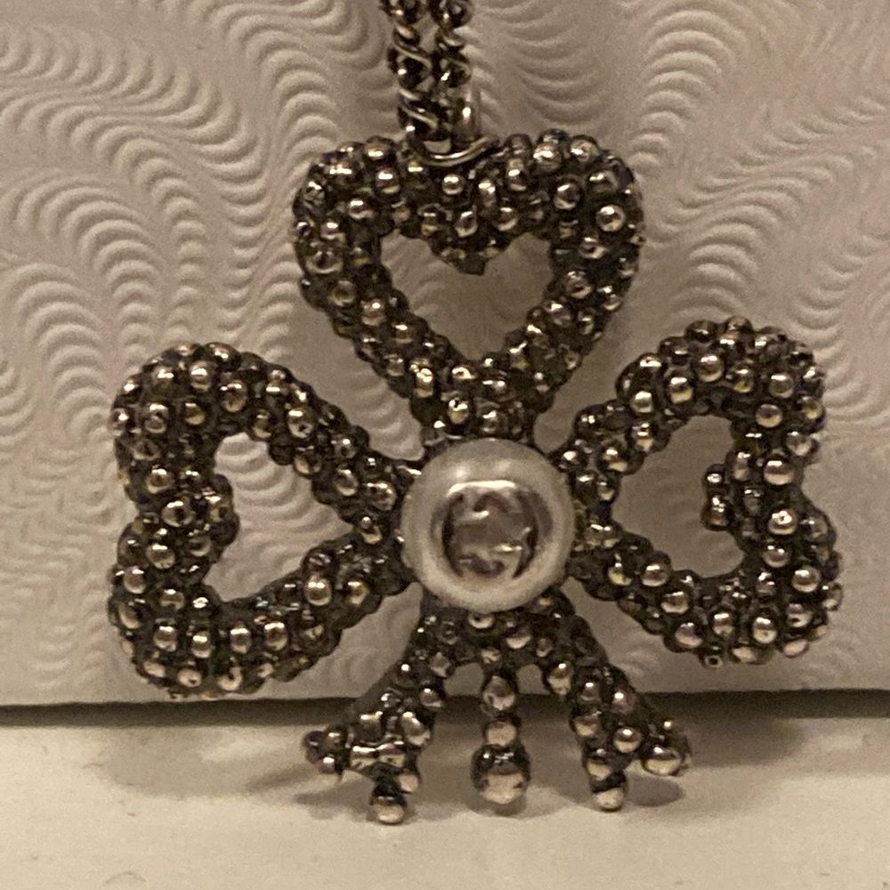 Gucci Sterling Silver Pendant Necklace New authentic clover - Picture 11 of 11